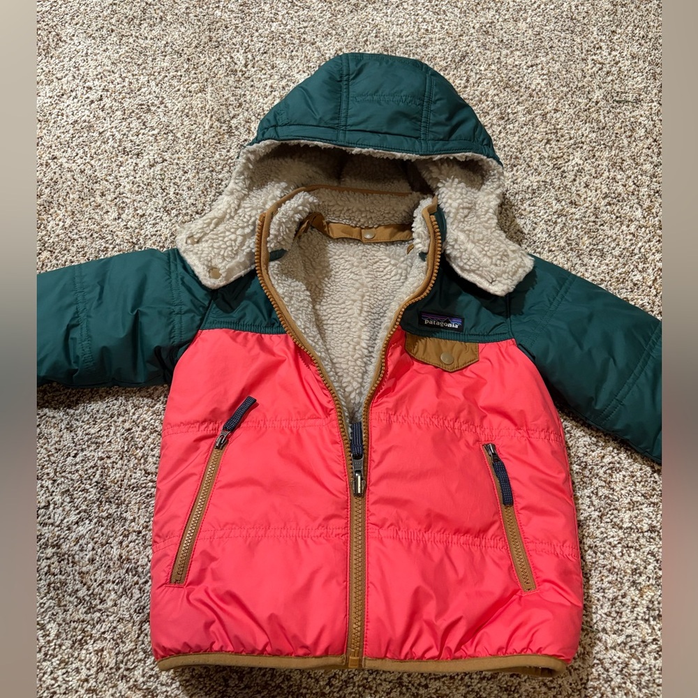 Patagonia Kids' Forest Green and Coral Reversible Winter Jacket - 4T